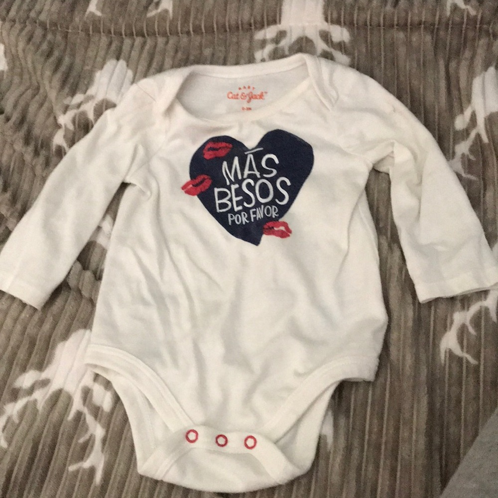 Mas Besos Onesie